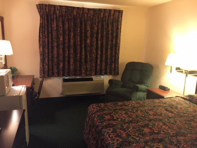 Haven Inn & Suites Монро Экстерьер фото
