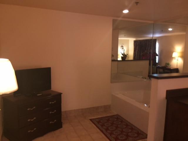 Haven Inn & Suites Монро Экстерьер фото